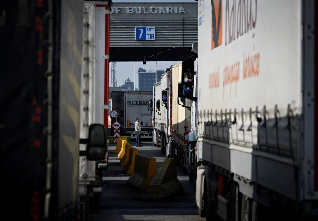 45 pistolets de combat découverts dans un camion turc transportant des figues vers l’Allemagne
